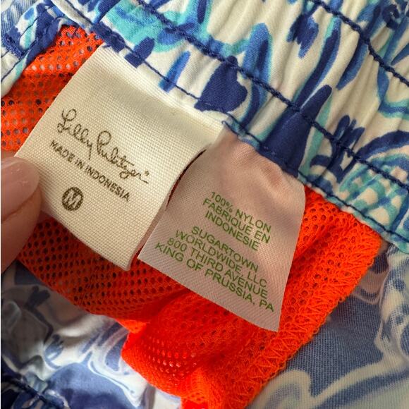 Lilly Pulitzer Medium 3" Nylon Run Around Shorts in Blue Elephant Get Trunky - Picture 2 of 11